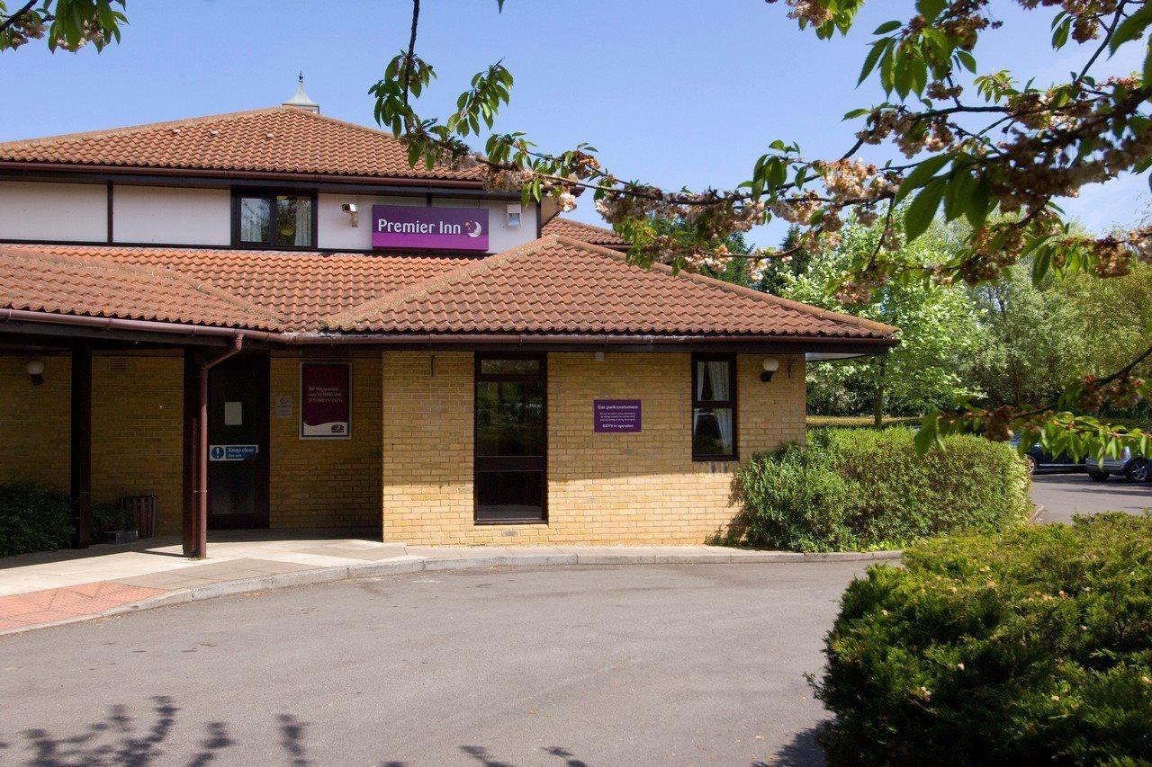 Premier Inn Peterborough - Ferry Meadows Extérieur photo