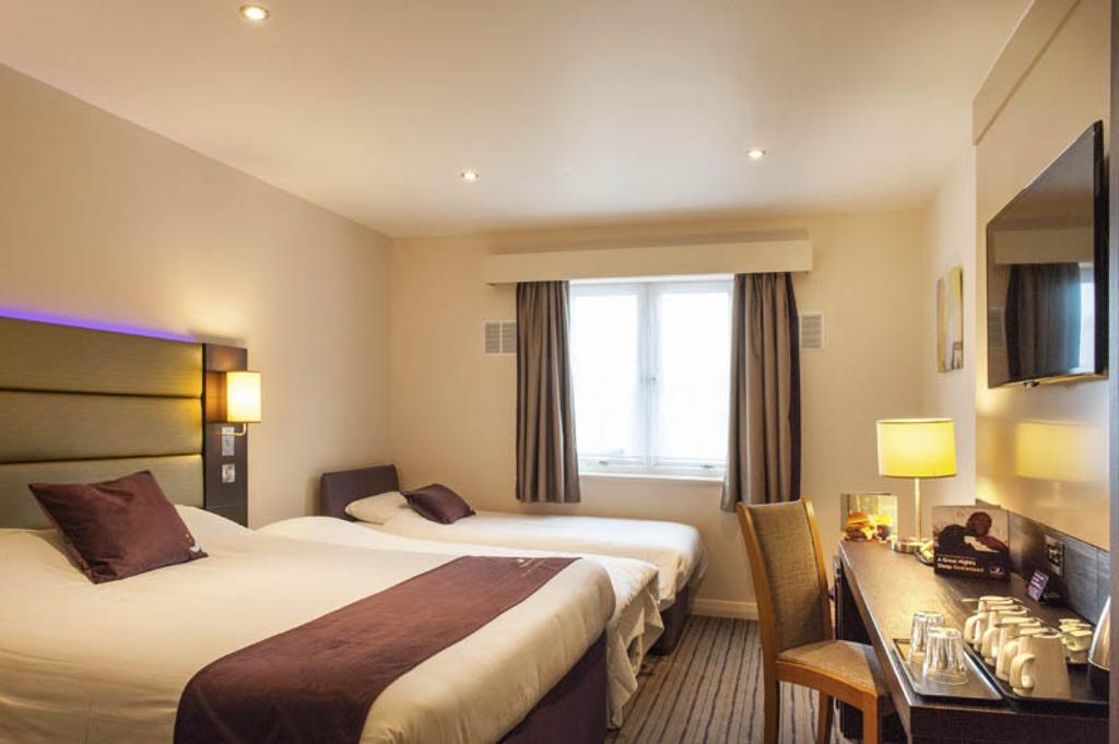 Premier Inn Peterborough - Ferry Meadows Extérieur photo