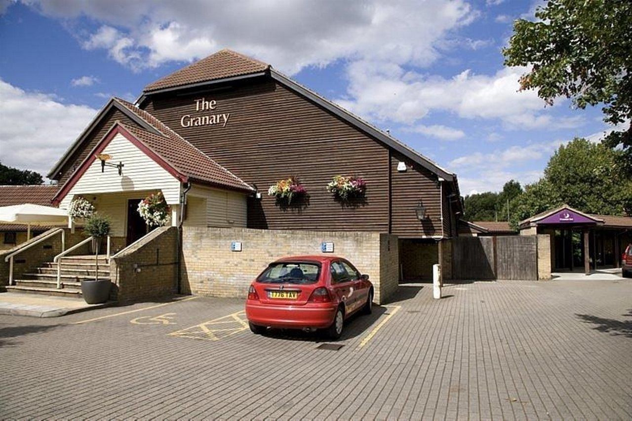 Premier Inn Peterborough - Ferry Meadows Extérieur photo