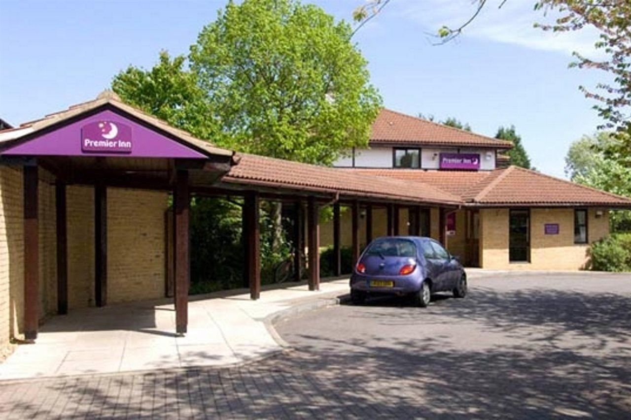 Premier Inn Peterborough - Ferry Meadows Extérieur photo