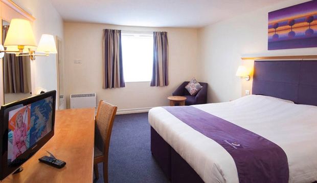 Premier Inn Peterborough - Ferry Meadows Extérieur photo